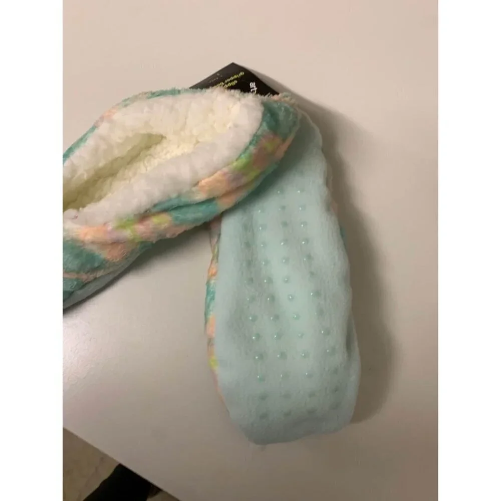 NWT Art Class Slippers With Gripper Bottoms Fleece Lined Size Small (1-3) Girls